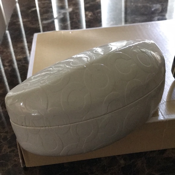 MK sunglasses with large Coach case - Picture 8 of 11